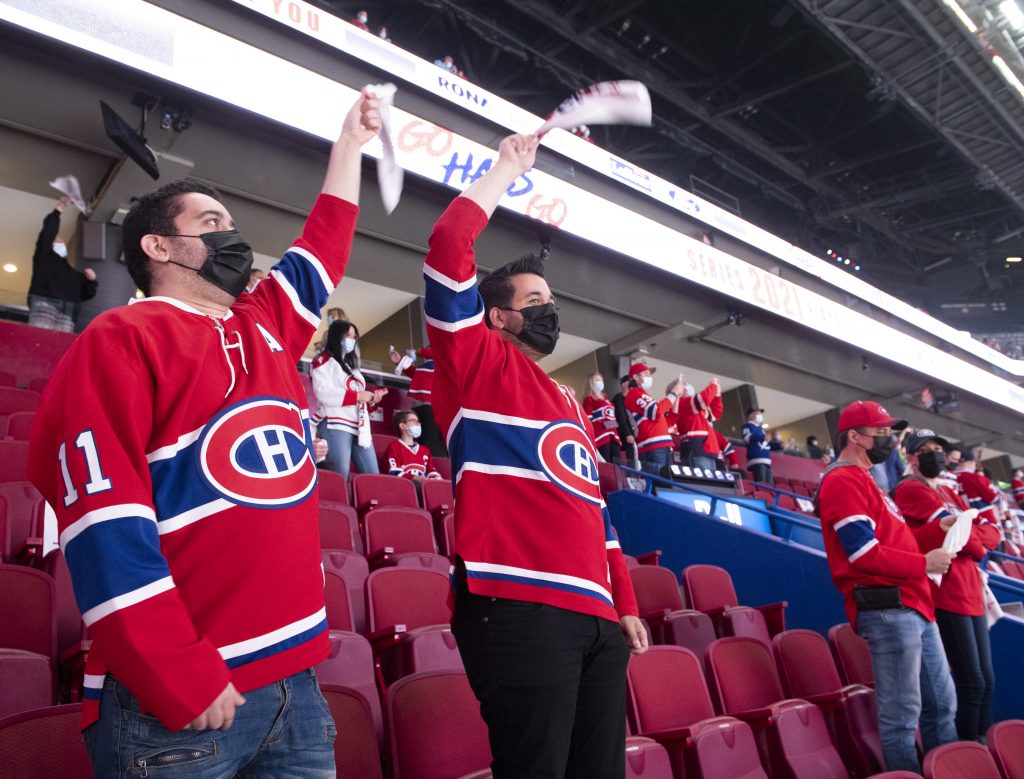 CAnadiens fans at Bell Centre