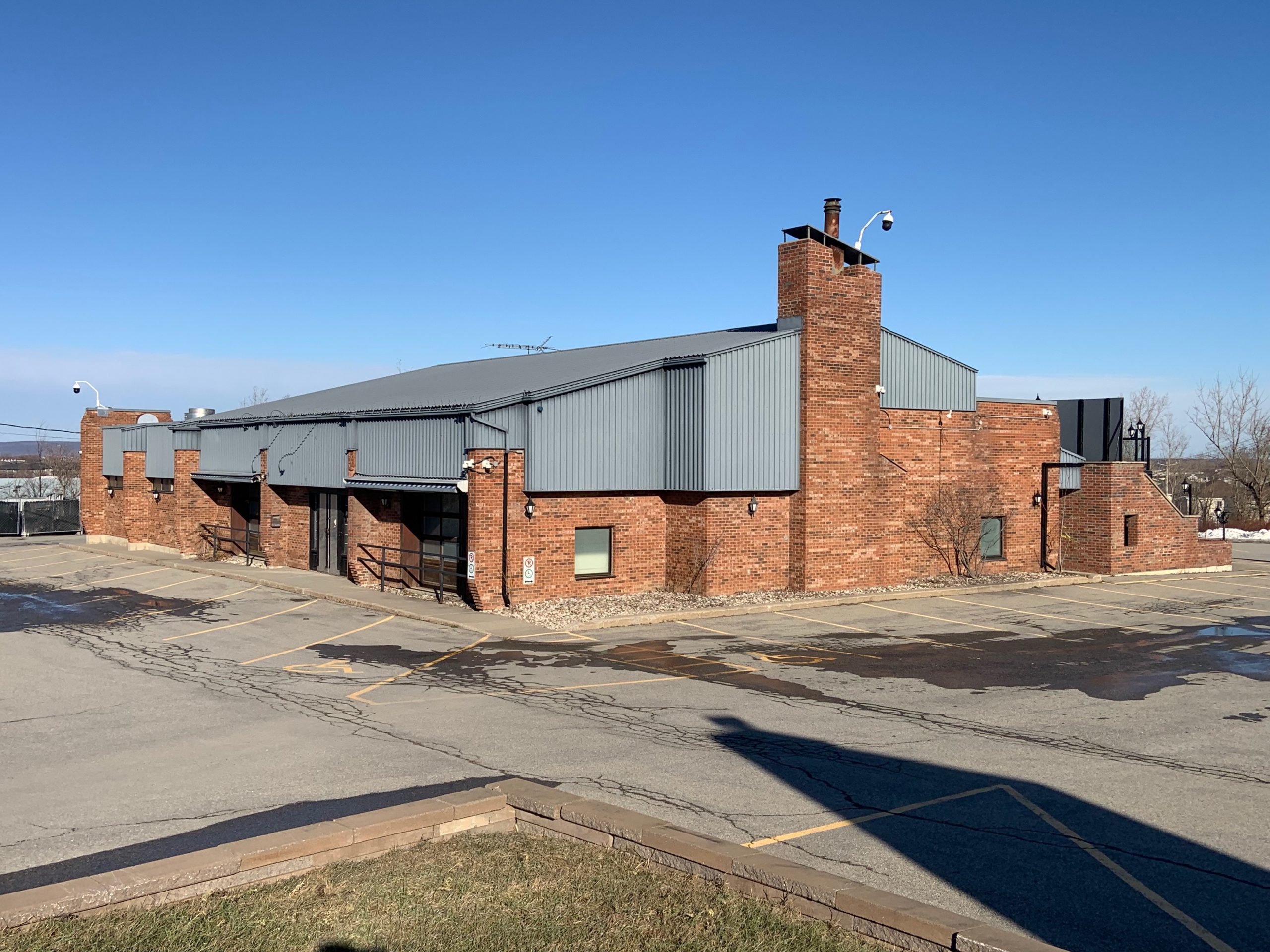 Animal remains found outside mosque in VaudreuilDorion