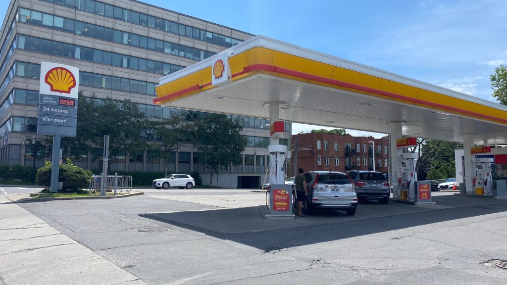 Montreal gas prices hit alltime highs, 2.23/L at some stations