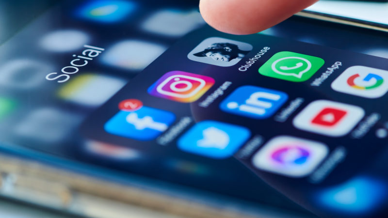 Social media: Legault dismisses idea of imposing digital restrictions for those under 15