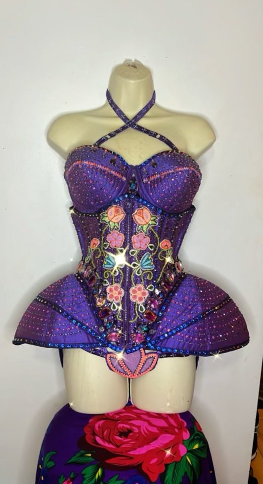 Costume bead purple