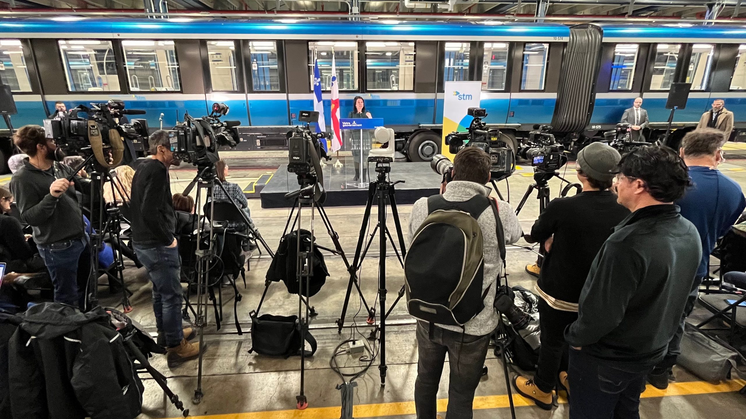 Inversión en la línea azul del metro de Montreal