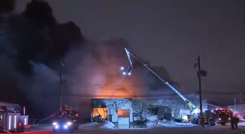 Major fire in Montreal near Highway 13 under control - CityNews Montreal