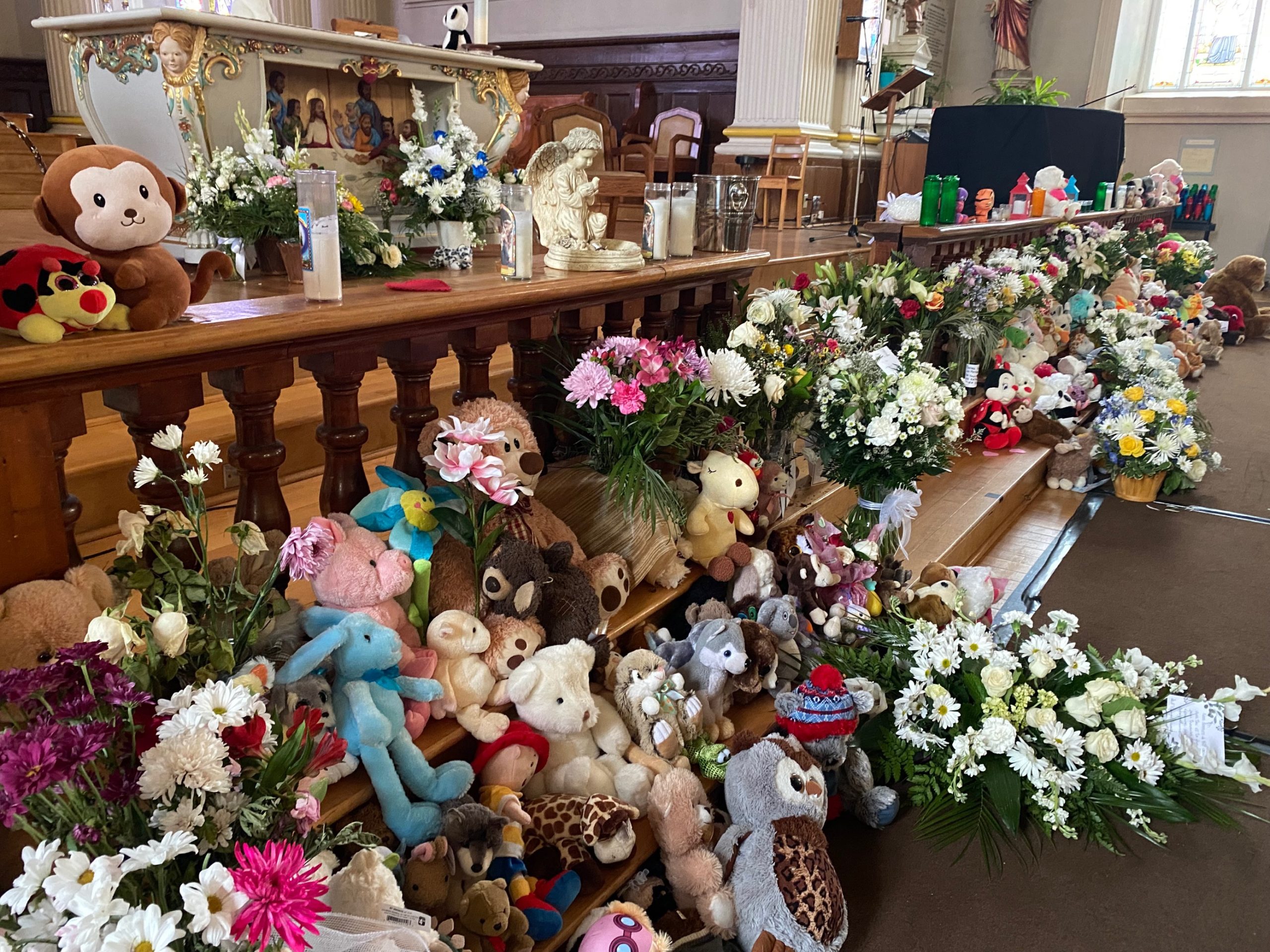 Iglesia Sainte-Rose-de-Lima Guardería Laval accidente de autobús funeral