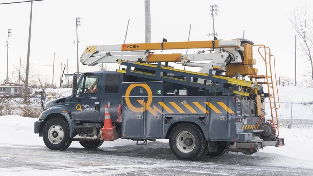 Windy weather leaves thousands without power in Quebec, some schools closed
