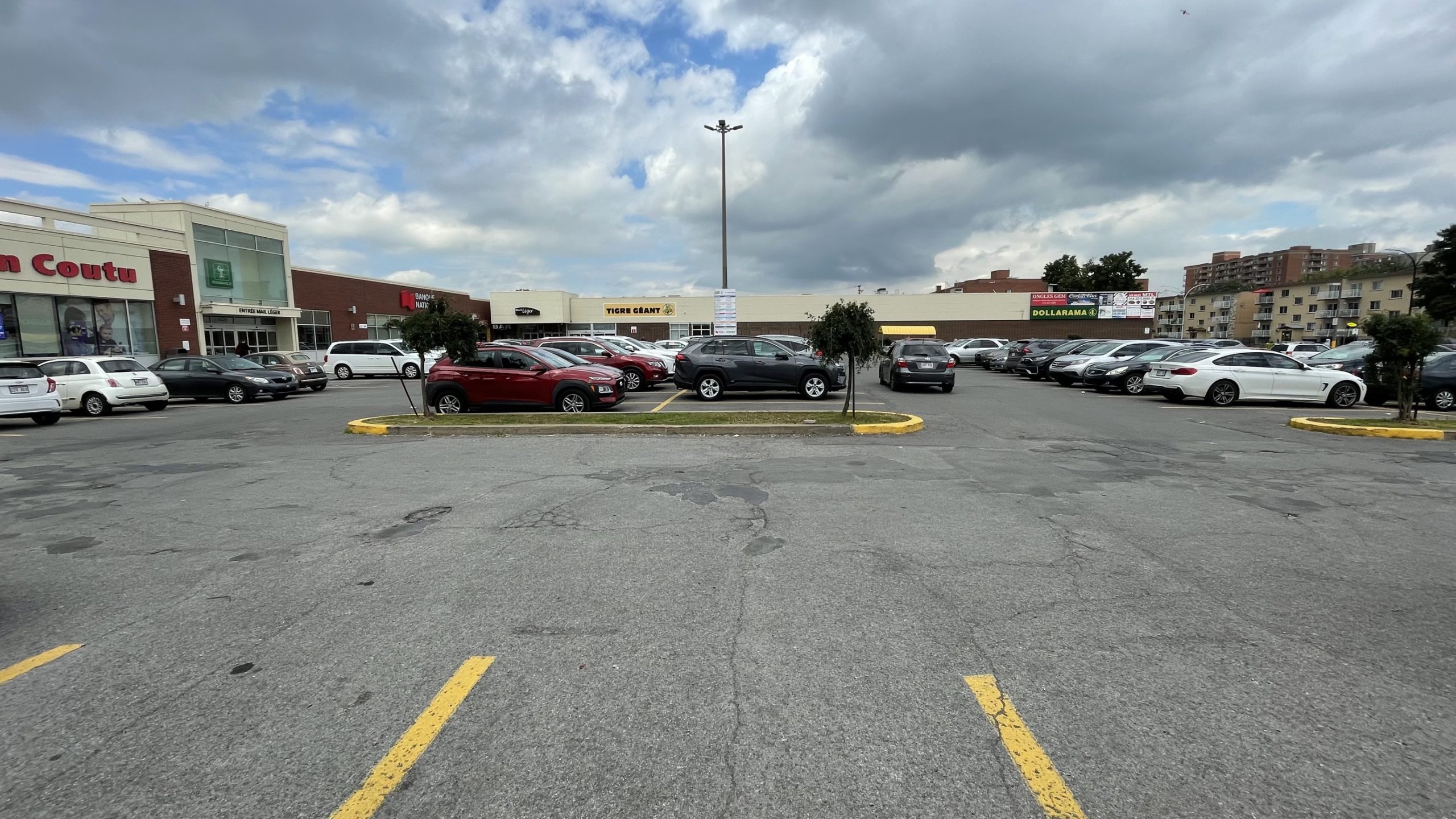 Second pedestrian hit by vehicle in Montreal North parking lot in