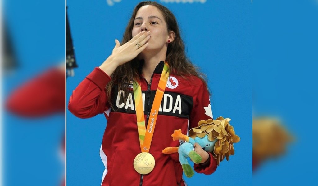 Aurélie Rivard wearing the 2016 Paralympic Gold medal for the 400m freestyle event (Photo courtesy: Aurélie Rivard)