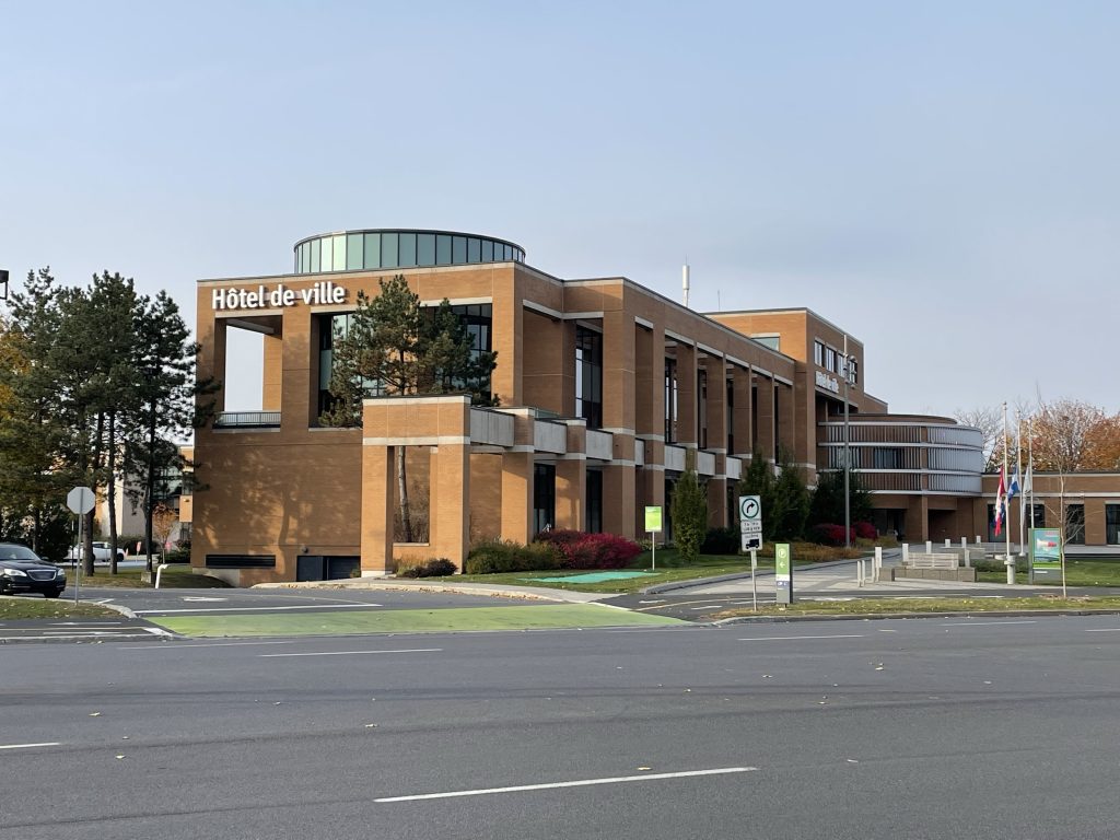 Brossard city hall on Nov. 3, 2023. (CREDIT: Matt Tornabene, CityNews Image)