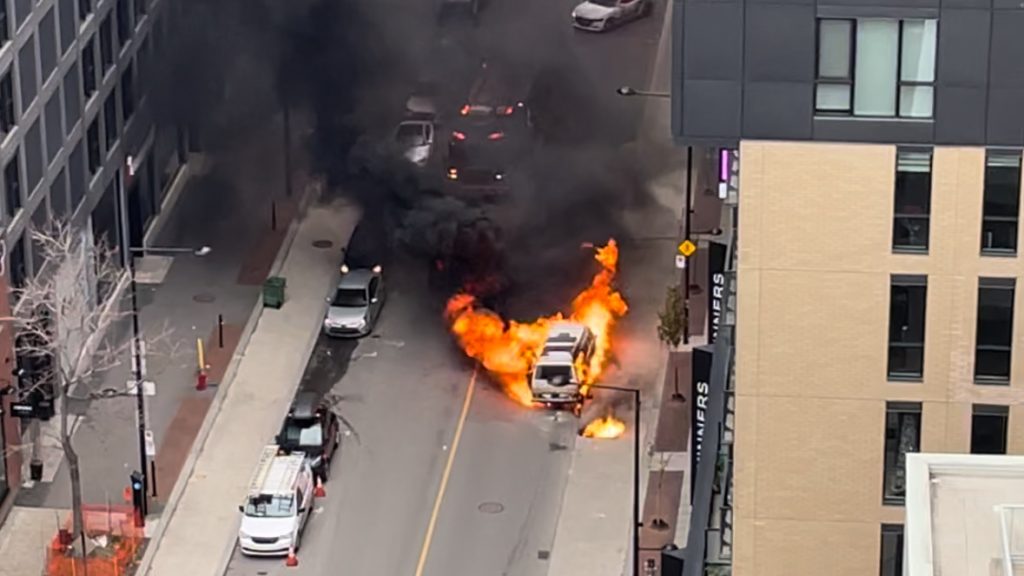 Vehicle in Griffintown catches fire due to mechanical breakdown, no injuries reported