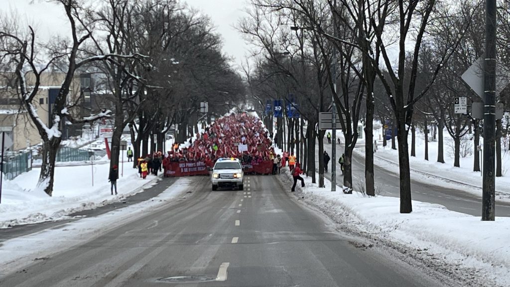 FAE Teachers union unlimited strike Montreal march