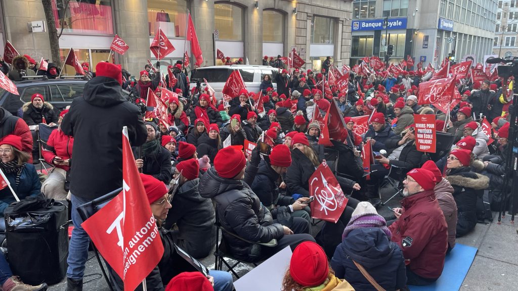 FAE teachers union strike demonstration in front of Quebec Treasury Board offices in downtown Montreal on Dec. 15, 2023. (CREDIT: Hayder Mahdy, CityNews Image)