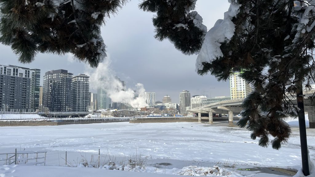 Montreal weather cold and snow