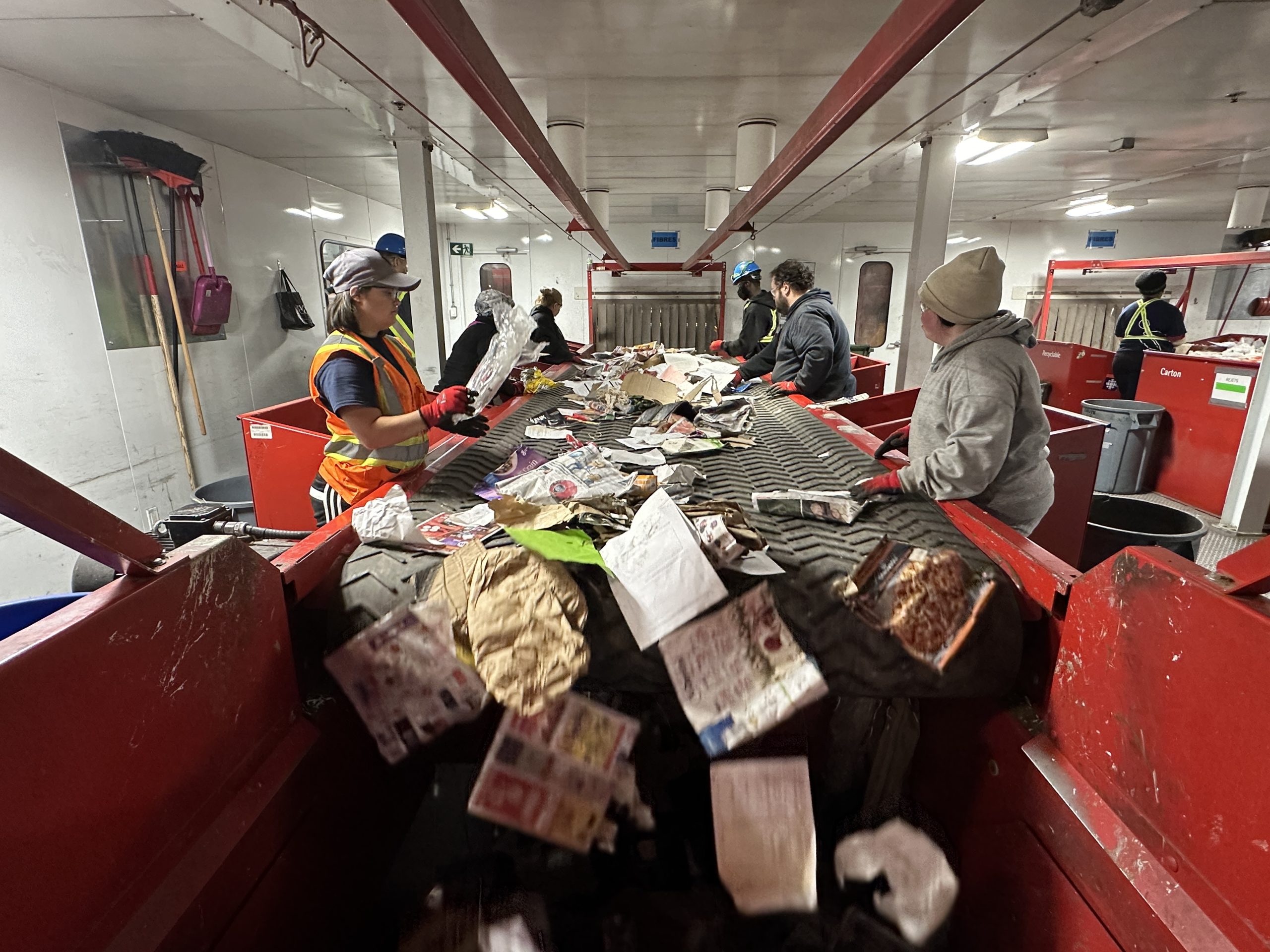 What Not To Recycle This Holiday Season CityNews Montreal   Holiday Recycling 17 Scaled 