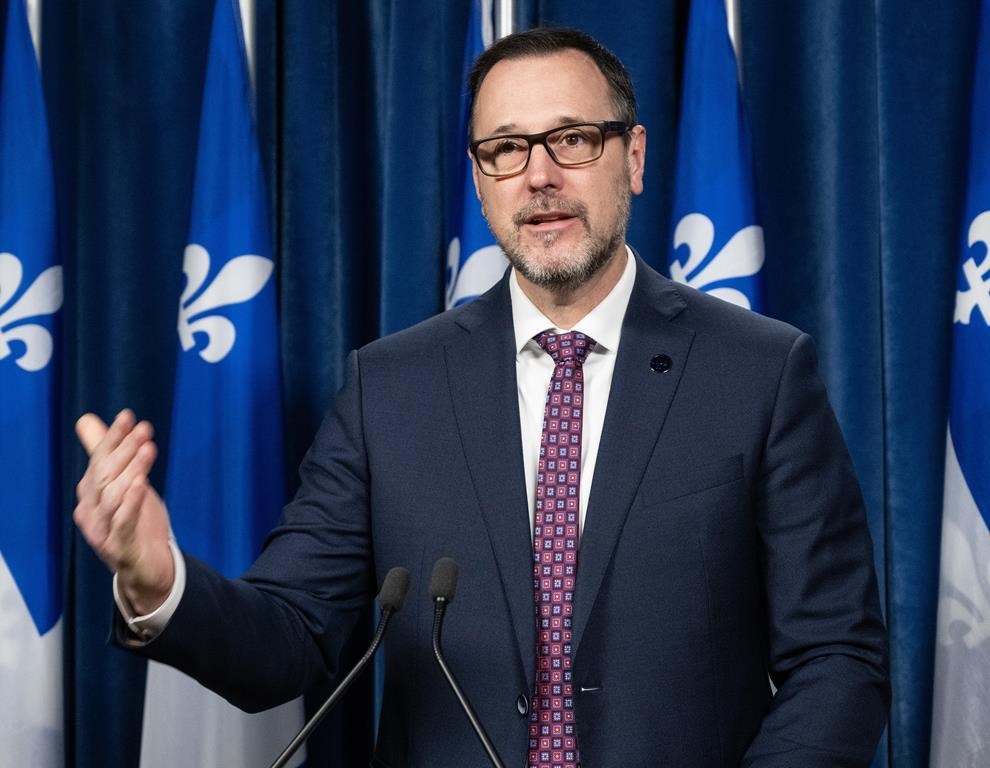 Minister Roberge agrees to postpone electoral map reform in Quebec