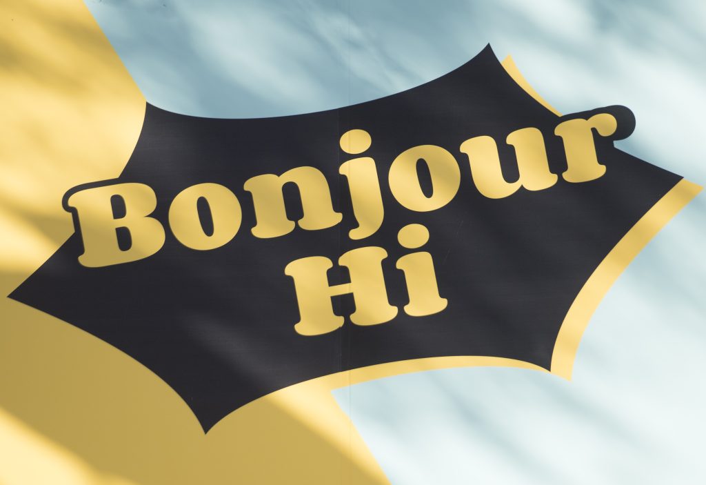 French greeting rates fall in Montreal, "Bonjour-Hi" more popular