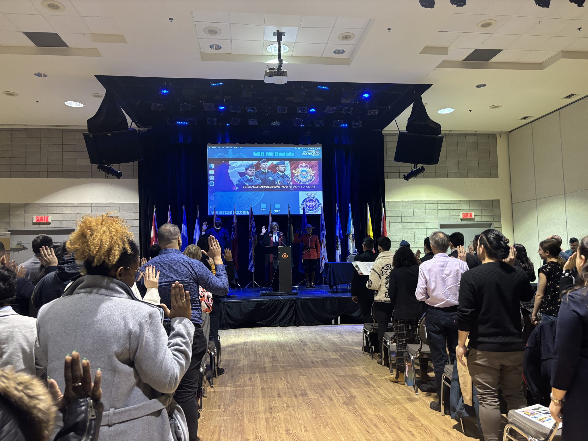 montreal-cadets-welcome-new-canadians-in-citizenship-ceremony