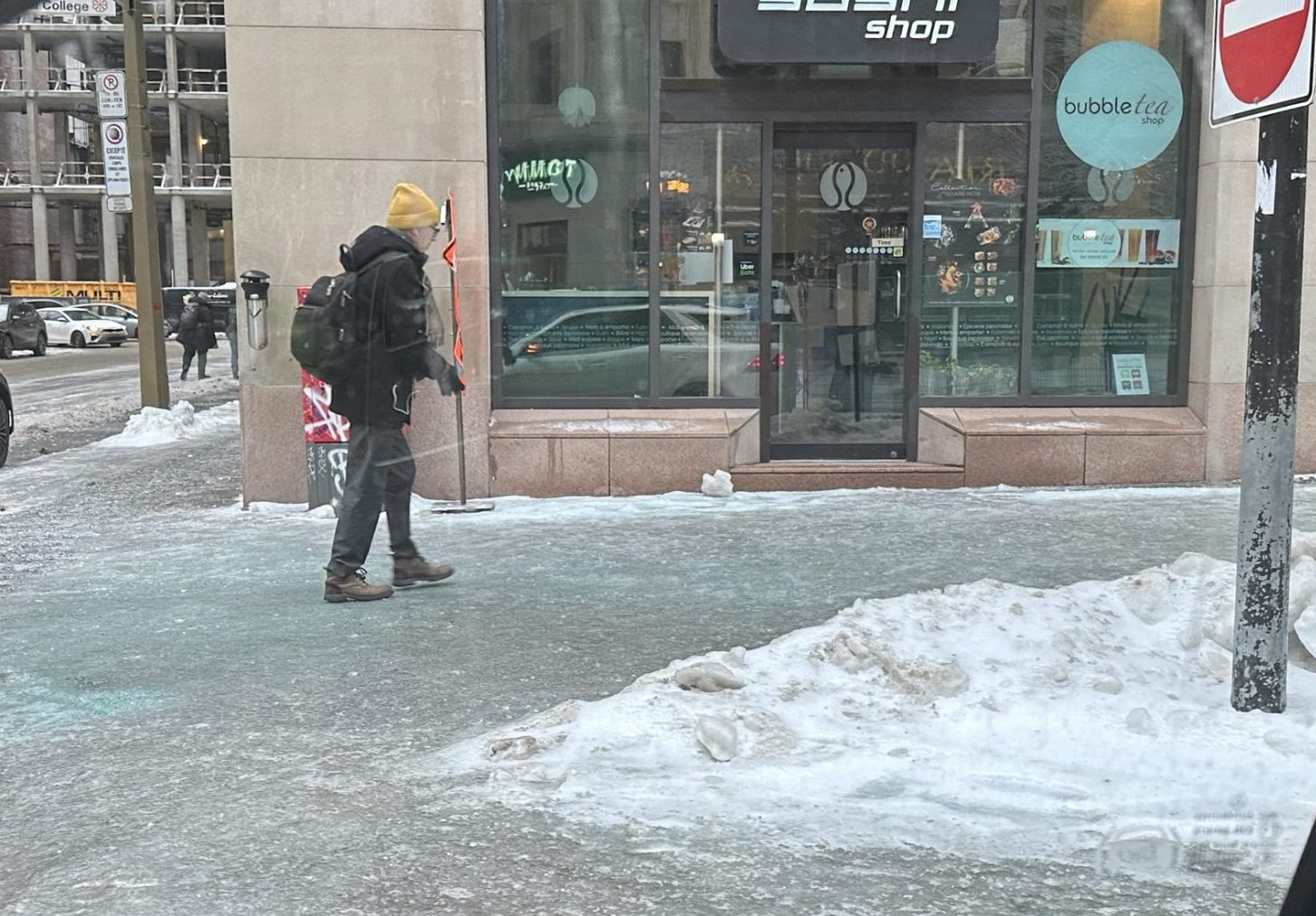 Freezing rain leaves sidewalks and roads slippery in Montreal