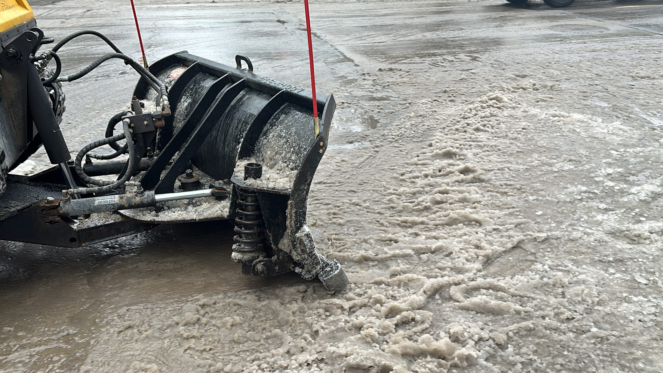Slippery road conditions lead to accidents, difficult morning rush hour
