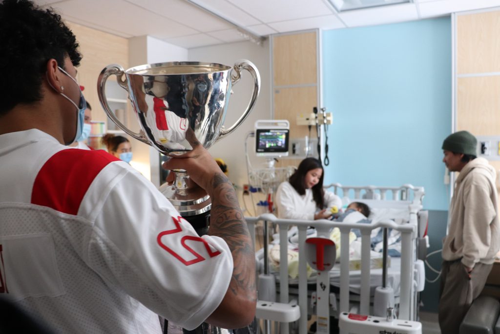 Montreal Alouettes bring Grey Cup to Montreal Children's Hospital to meet young patients