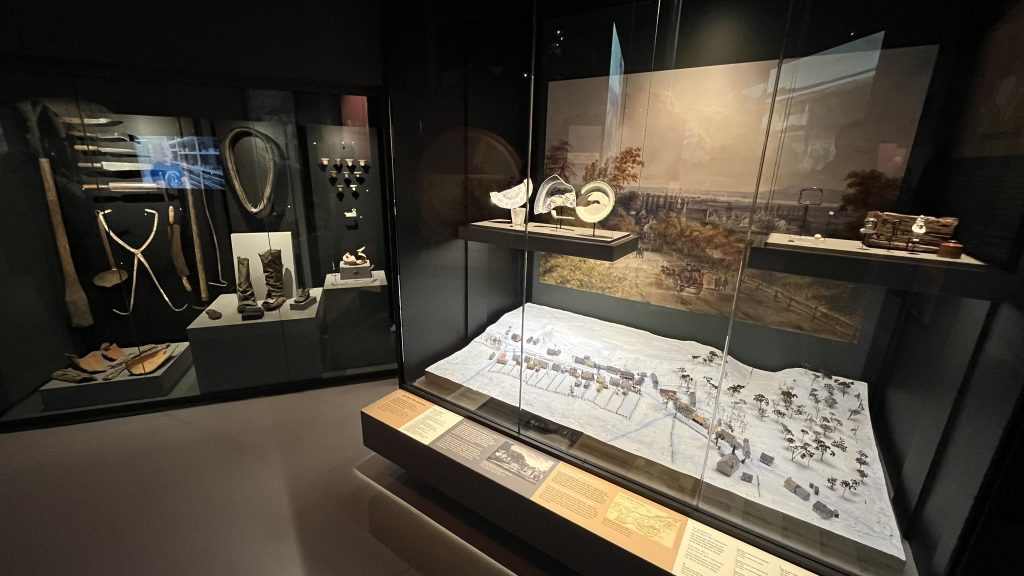 Los artefactos se exhiben en la nueva exposición llamada El corazón y el alma de St-Henri en el Museo Pointe-à-Callière en