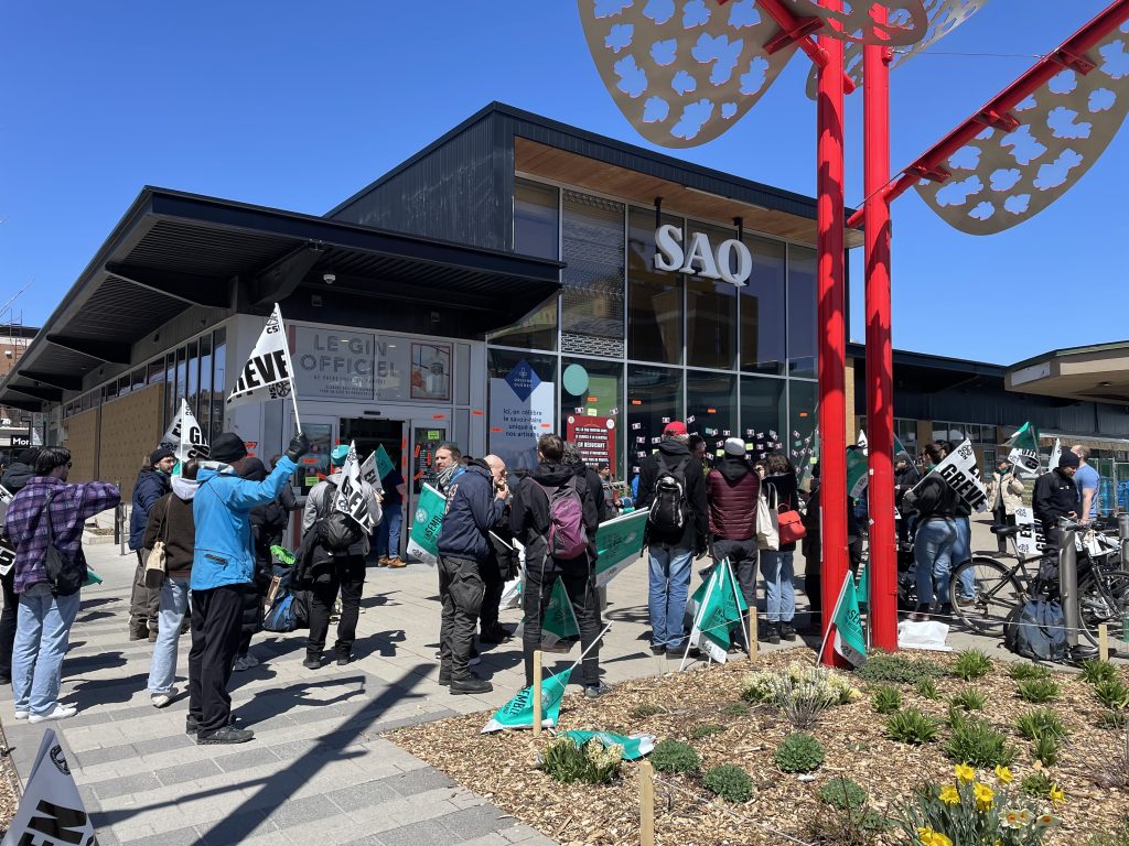 Day 2: SAQ workers strike throughout Quebec