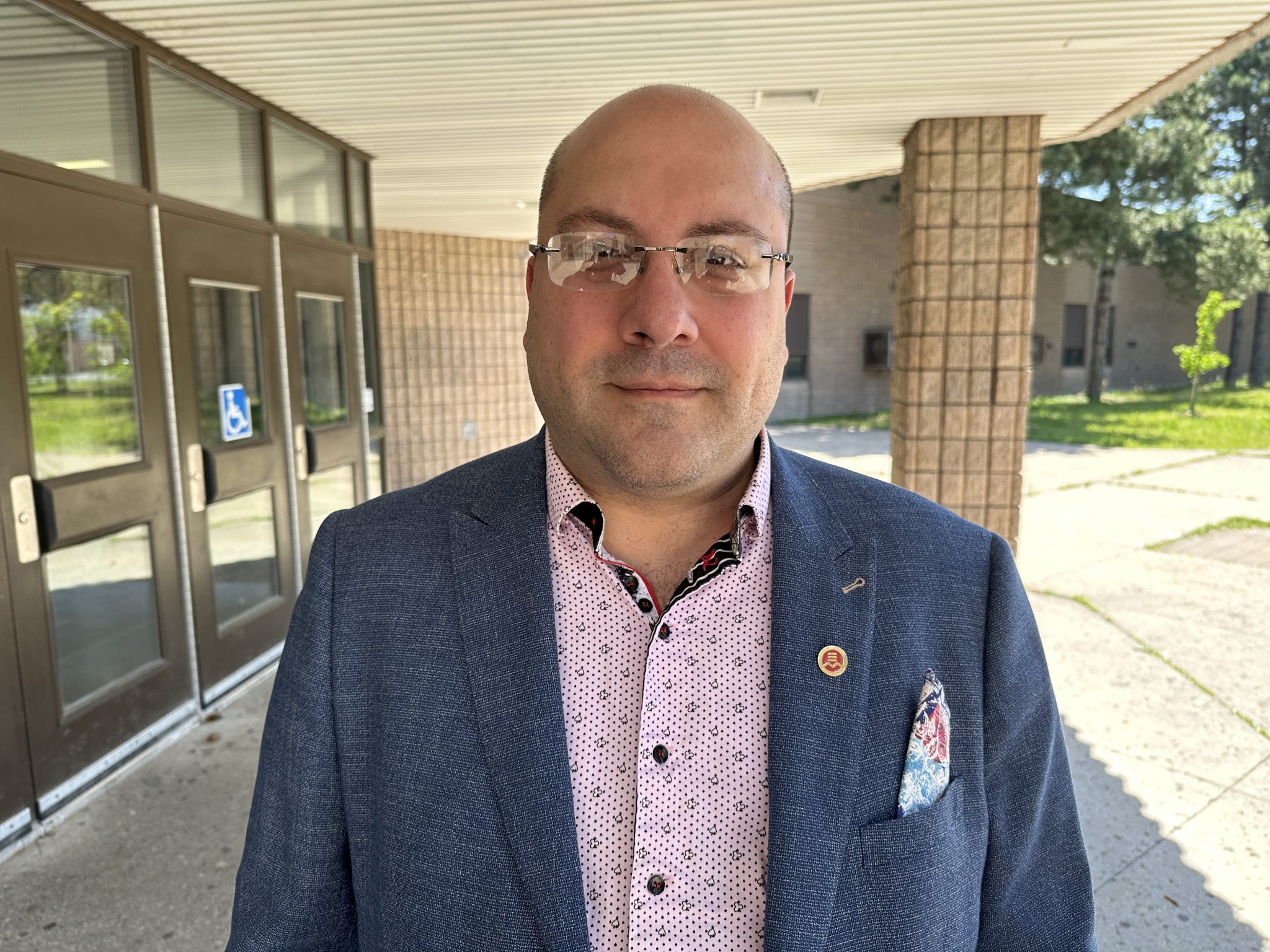 'We do not have central air here' Montreal elementary school struggles