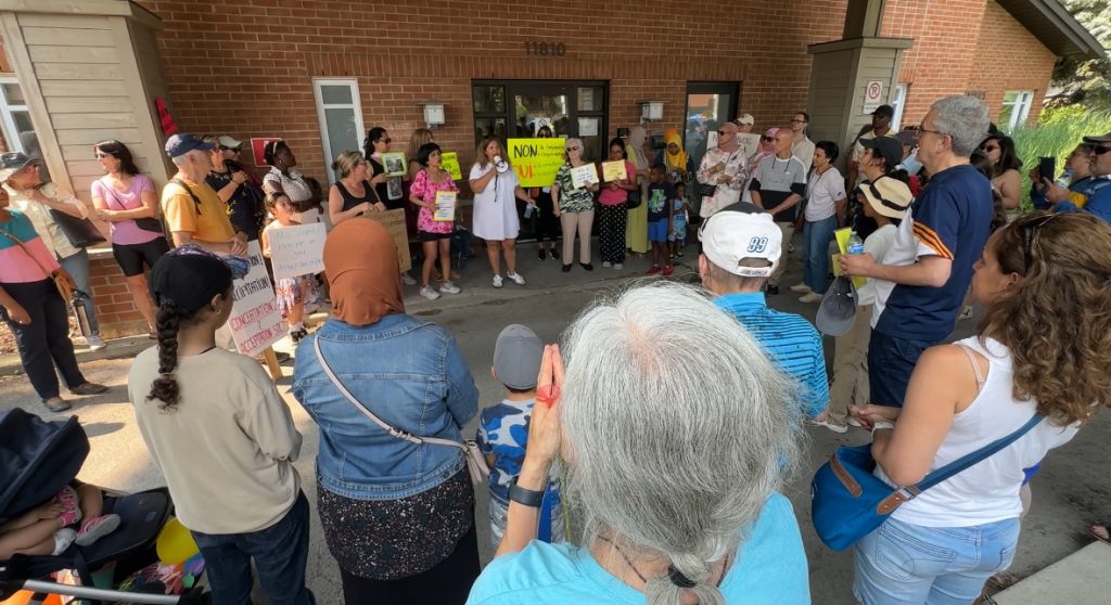 Montrealers march as plan for Ahuntsic-Cartierville shelter comes to halt