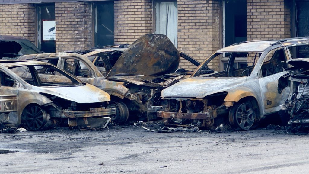 About 10 vehicles set on fire in Montreal's Saint-Laurent borough