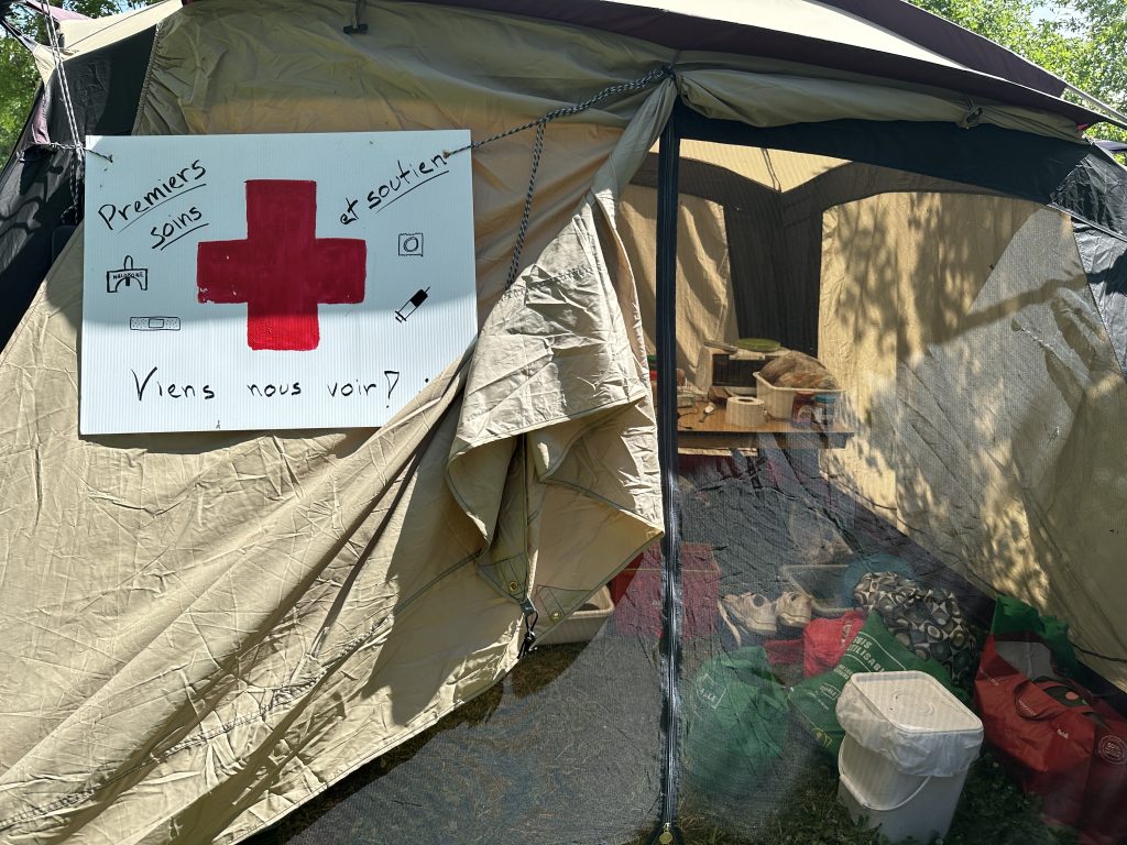 New encampment protesting the dismantlement of homeless encampments in Montreal (July 4, 2024)