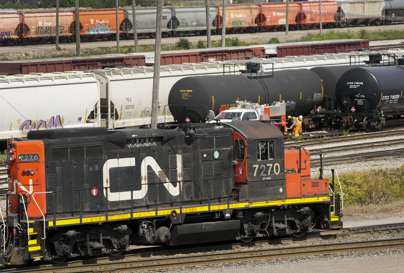 Rail strike would affect more than 32,000 commuters in Canada, including Montreal