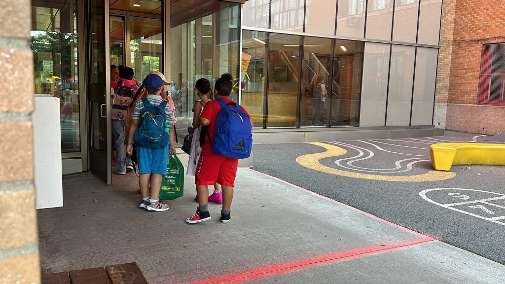 First day of school for students at École primaire Christ-Roi in Ahuntsic, part of the Centre de services scolaire de Montréal