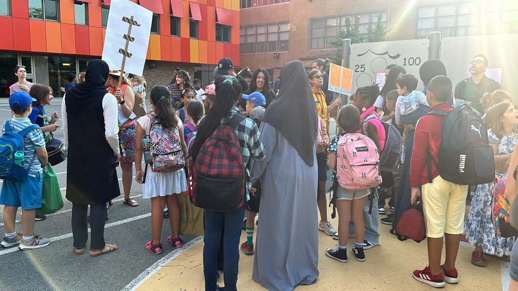 First day of school for students at École primaire Christ-Roi in Ahuntsic, part of the Centre de services scolaire de Montréal