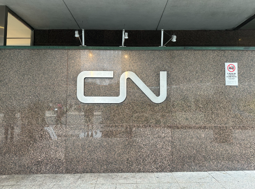 Unionized CN workers vote in favour of strike action