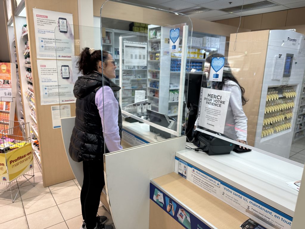 Delivery truck full of medication turned away at checkpoint on Île-Bizard amid Presidents Cup