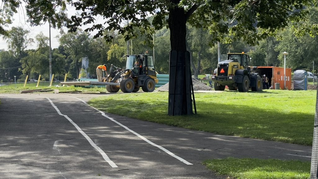 Jeanne-Mance Park under construction