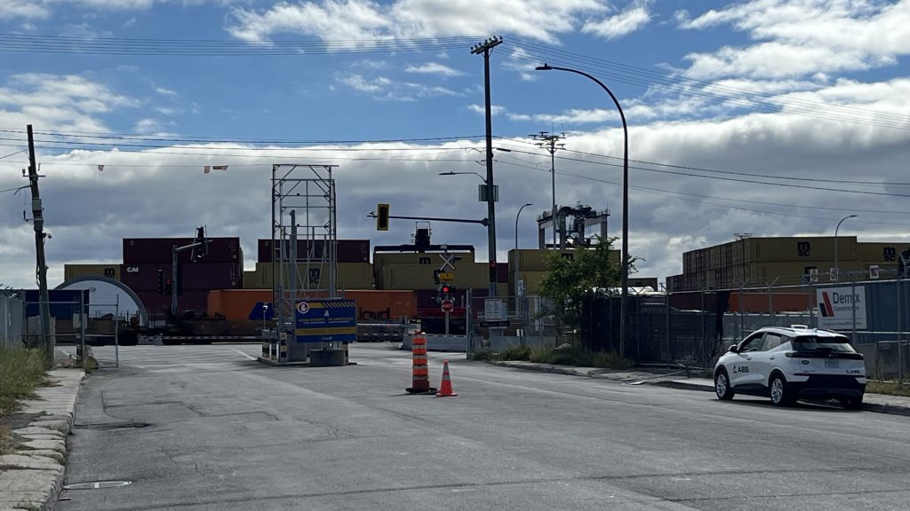 Port of Montreal dockworkers threaten 3-day strike beginning Monday, union says