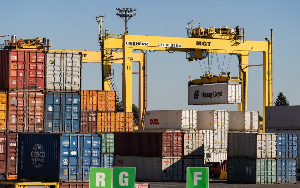 Port of Montreal: Dockworkers will strike on Sunday