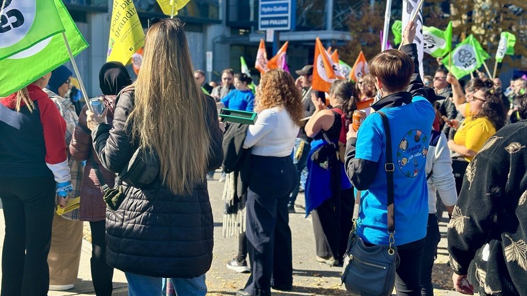 Quebec daycare workers rally outside family minister’s office in Montreal