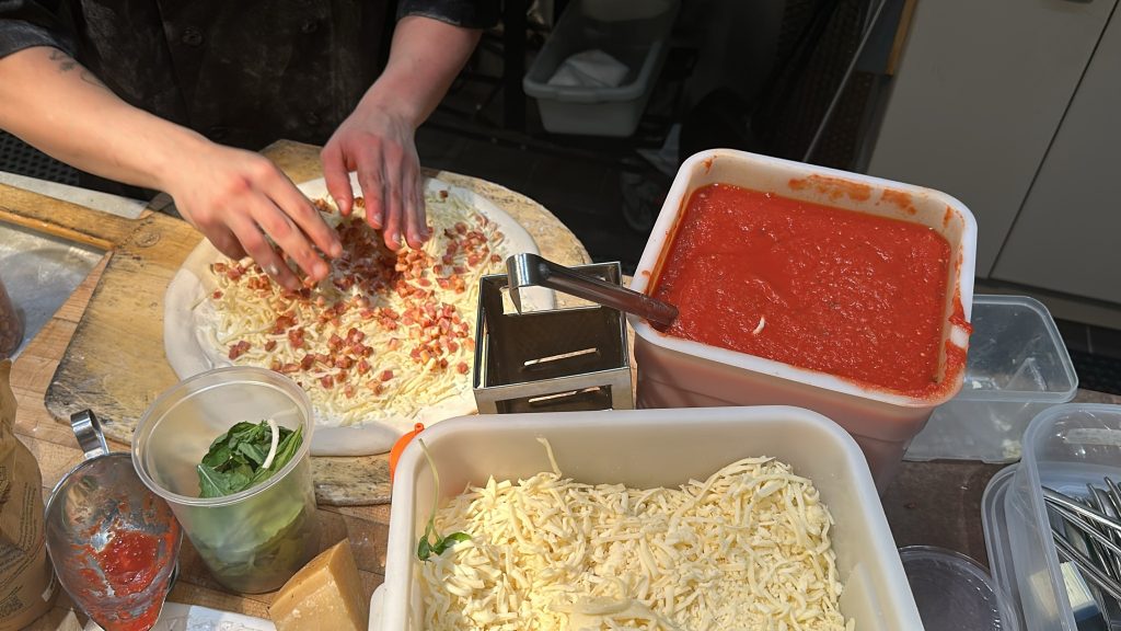 Canadian pizza makers face off in Pizza Fest Challenge