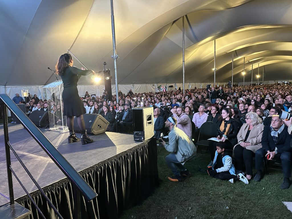Violinist Marika Fellegi performs at event honouring victims of Oct. 7 attack.