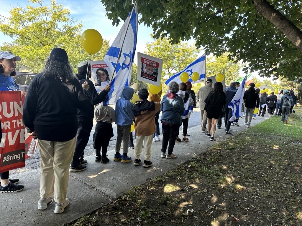 Montrealers walk to honour those killed in Israel on October 7