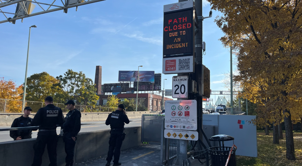 Jacques-Cartier Bridge blocked due to environmental protesters