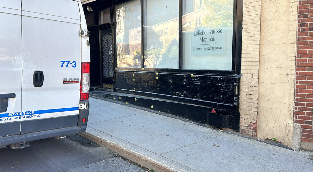 montreal police van