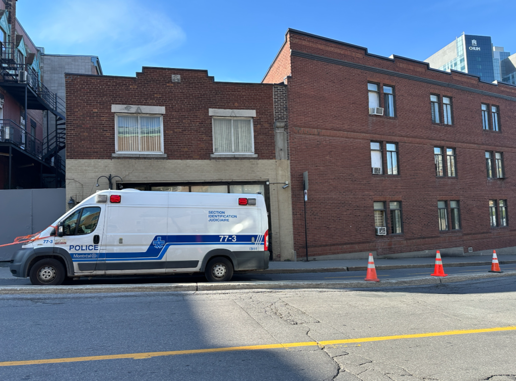 montreal police van