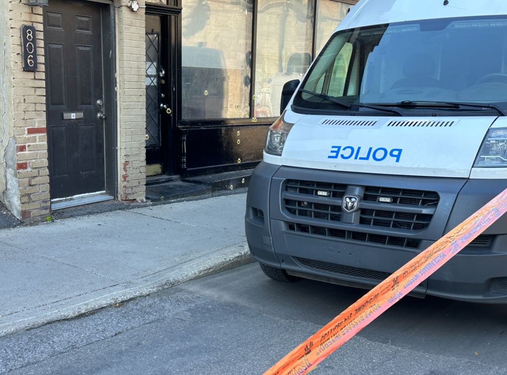 montreal police van