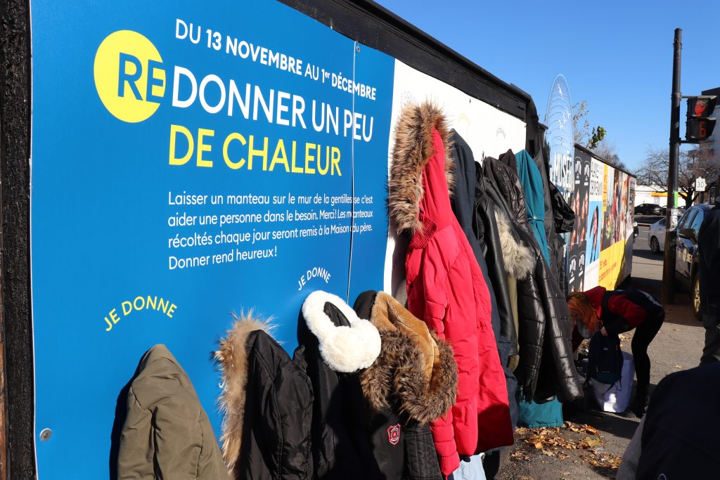 Wall of Kindness returns to help Montreal’s most vulnerable keep warm