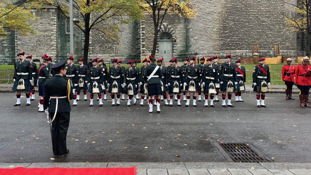 'War has a cost': Montrealers pay tribute to Canadian veterans on Remembrance Day