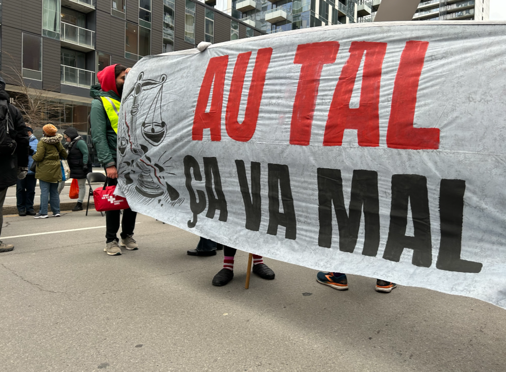 Tenants and housing committee holds demonstrations outside TAL office in Montreal