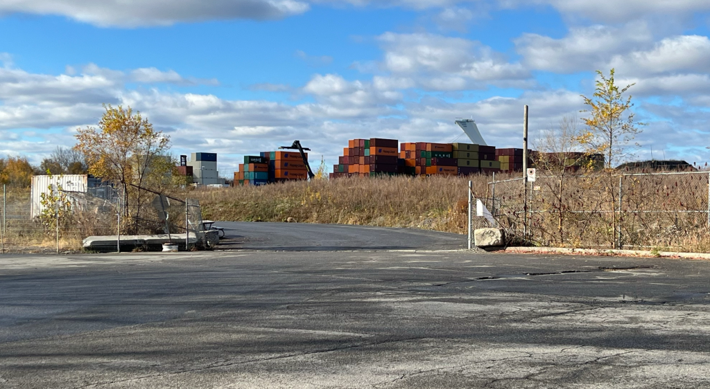 Barricade dismantled at Ray-Mont container yard in Montreal