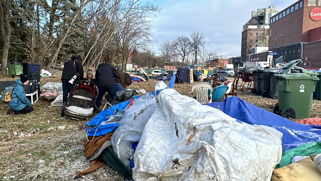 Sections of Notre-Dame Street homeless encampments dismantled